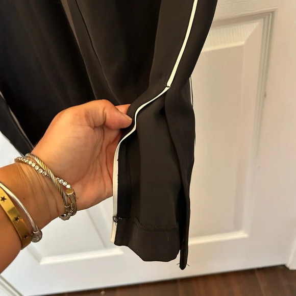 ! Lululemon On The Right Tract Pant, Size 4, Very Good Condition - Picture 11 of 12